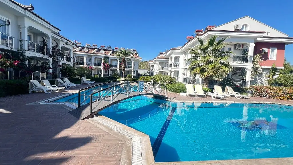 Complex in Calis